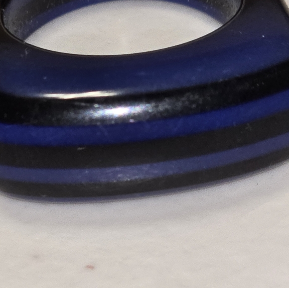 Vintage 70s Blue & Black Striped Lucite Ring 18 Pre Owned - Picture 4 of 5